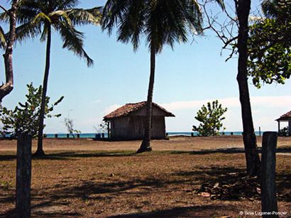 Las_Lajas_cabanas.jpg