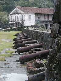 aduana_i_topovi.jpg