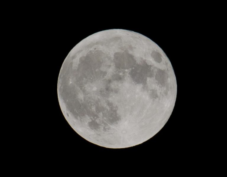 Pun mjesec - Ne dirajte mi krugove