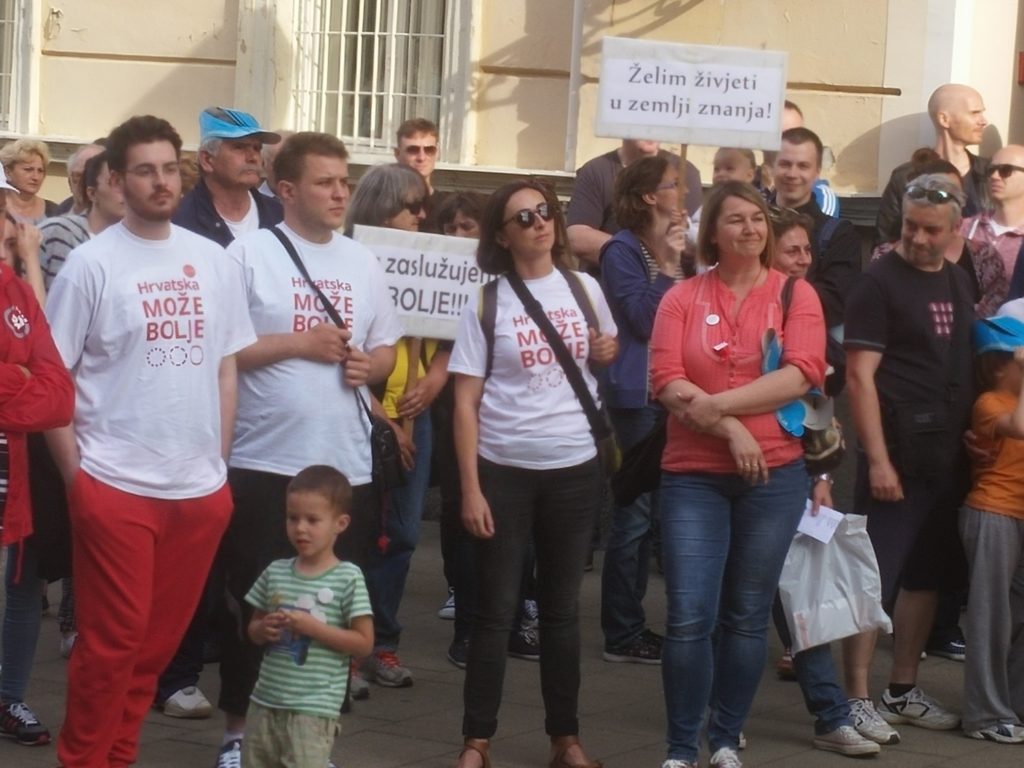 20160601_181244_prosvjed_podrske_Hrvatska_moze_bolje_cjelovita_kurikularna_reforma_Udruga_POINT_Krizevci