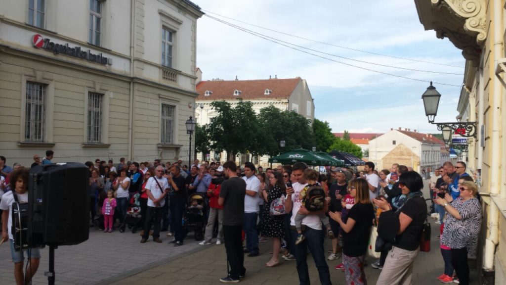 IMG_20160601_180538-1280x720_prosvjed_podrske_Hrvatska_moze_bolje_cjelovita_kurikularna_reforma_Udruga_POINT_Krizevci