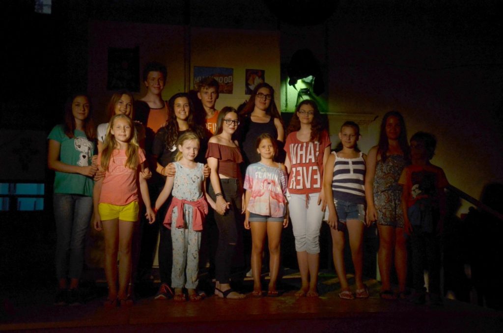 DSC_0361_TURANJ_S novim fanovima_dramski_studio_ljetna_turneja_krizevacko_gradsko_kazaliste_2016