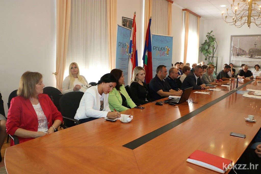 IMG_1156_prilika_za_sve_projekt_pomagac_nastava_teskoce_u_razvoju