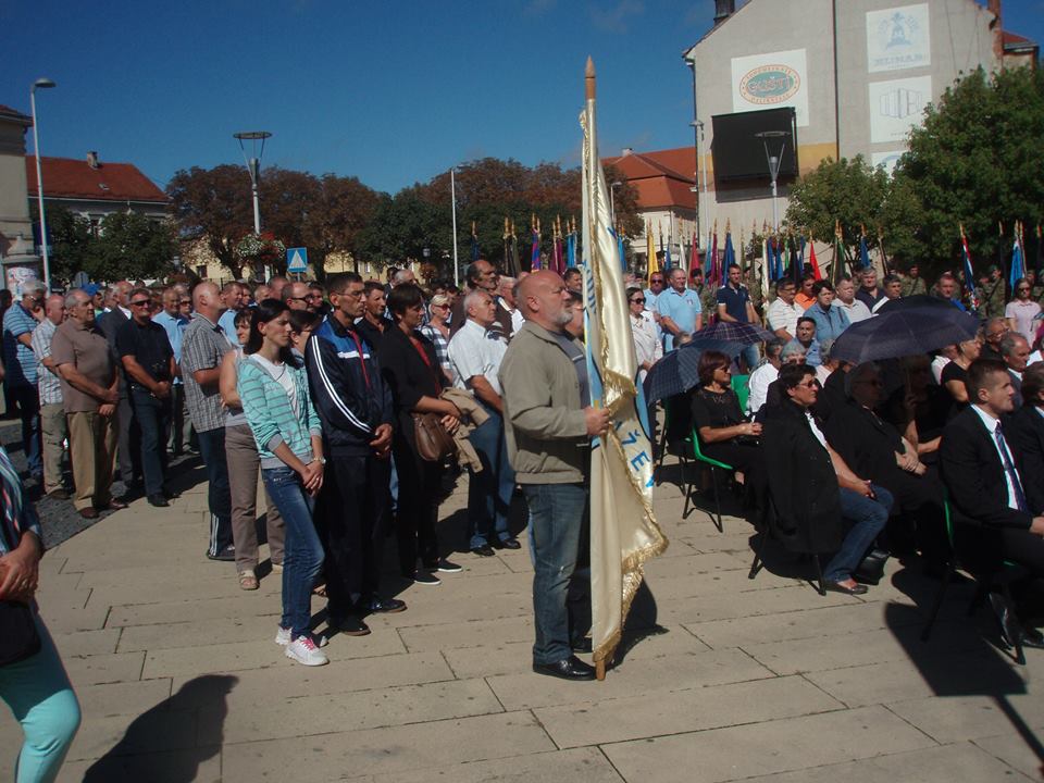14288833_861541990612608_5389604084578623112_n_dan_oslobodjenja_vojarne_branitelji_obljetnica_by_rkz