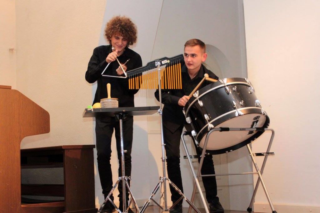 stefan-i-robin_veceri_udaraljkasa_u_krizevcima_vuk_2015_by_milan_mimi_petic