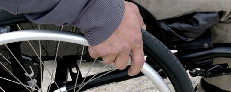 Osoba s invaliditetom