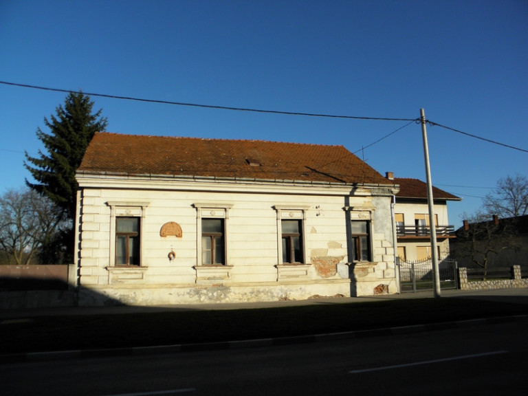 Za tri dana navršit će se 200 godina kako se u ovoj kući u križevačkom Gornjem gradu rodio Alberto Ognjan Štriga (foto R.Matić)