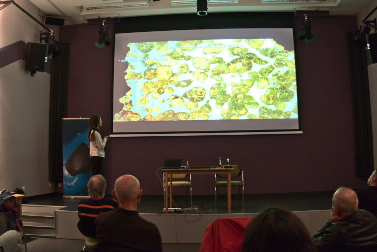 Marina Čalogović na 2. danu Dana Meteorita Križevci, 26. studenoga, govori o metalnim meteoritima (foto Andrej Dundović)