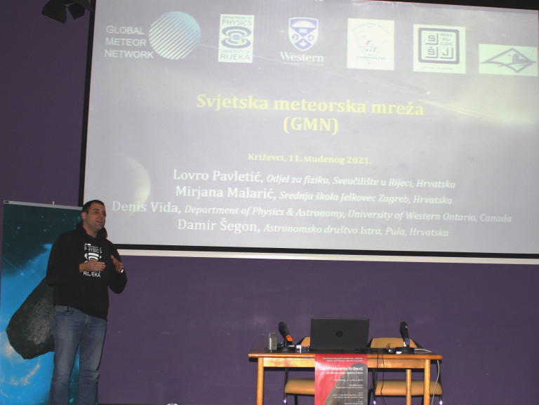 Lovro Pavletić, doktorand riječkog sveučilišta na Danima meteorita Križevci 11. studenoga 2021. (foto Martin Vujić)