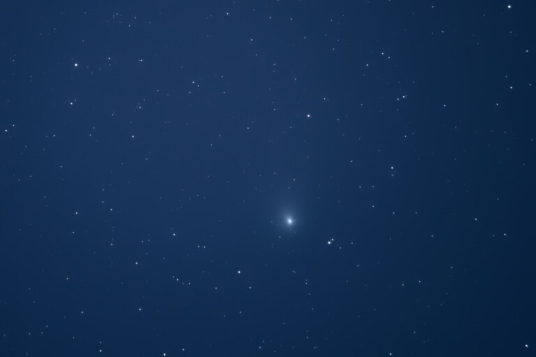 Usprkos vrlo lošim uvjetima za snimanje neba prošlih dana, Perzeidi su uspjeli fotografirati 'zeleni komet' sa Stražinca (foto Andrej Dundović)