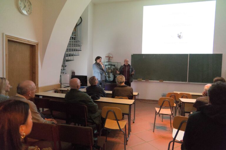 Dr.rer.nat. Andrej Dundović predaje o turbulencijama u svemiru na zagrebačkoj zvjezdarnici 15.11.2023. To predavanje ponovit će 10. travnja u Daruvaru na festivalu 10 dana astronomije (foto iz arhive Perzeida)