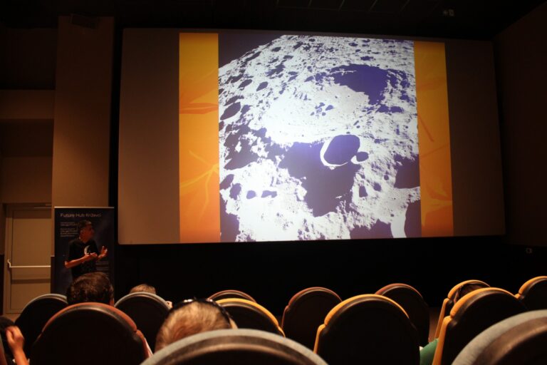 Ante Radonić na jednom od ranijih predavanja u Križevcima (foto iz arhive AD Perzeidi)