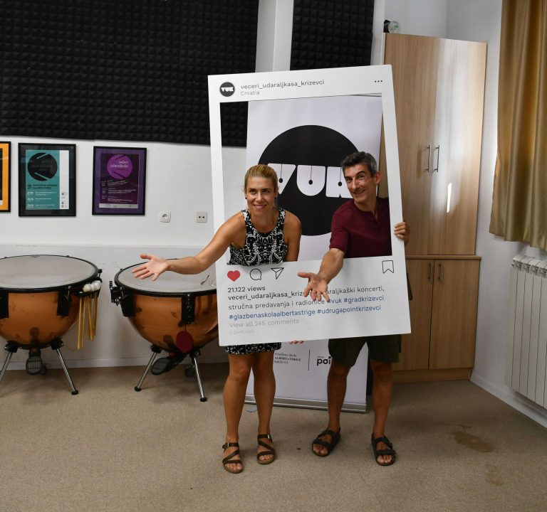 Alice in WonderBand 'izlaze iz okvira' uobičajenog, pa tako i u razgovoru za 'Krugove' na Večerima udaraljkaša Križevci (foto R.Matić)