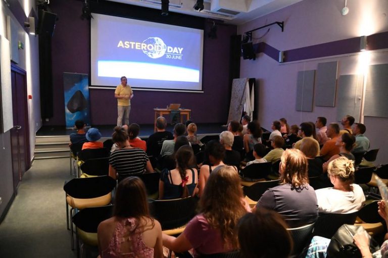 Mr.sc. Ivan Romštajn na Danima meteorita Križevci 12. srpnja 2024. (foto Andrej Dundović)