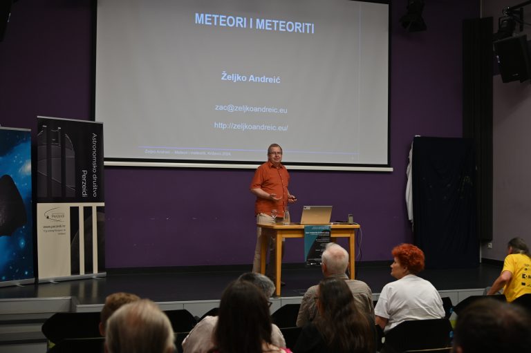 Prof.dr.sc. Željko Andreić na Danima meteorita Križevci 17. srpnja 2024. (foto Andrej Dundović)
