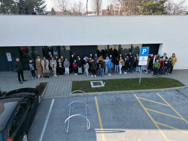 Učenici osnovnih škola česti su i brojni gosti Kozmološkog centra i njegove zvjezdarnice (foto D.S. iz arhive AD Perzeidi)